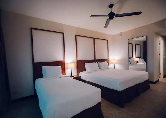 Wyndham Hotel 4*