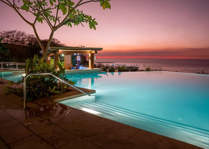 Wyndham Hotel 4*